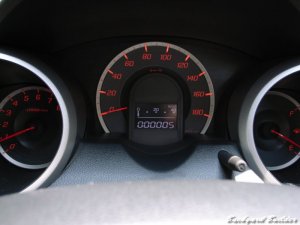 Fitのメータパネル