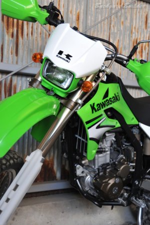 �{�����4�N�ړ˓�