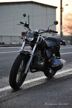 2001�N��FTR223