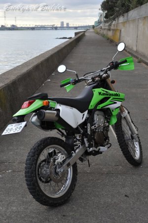 ��������C�g�O���[��