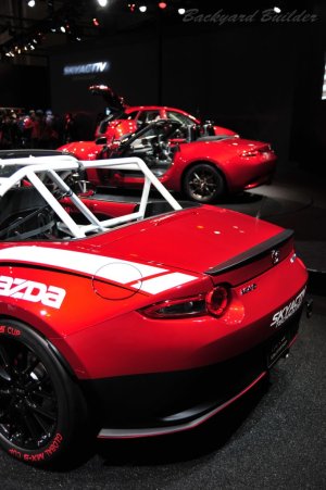 ���A����