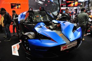 �N���X�{�E