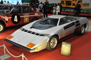 �����E��