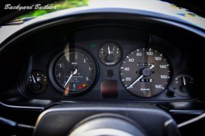 �C���e���A