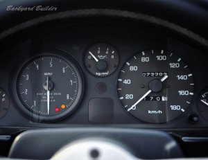 �i��d�q �N���u�}�� �E���g���X�e�b�s���O�^�R���[�^�[