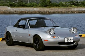 EUNOS ROADSTER